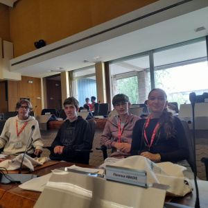 Dans la salle de l'assemblée
