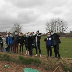 Savez-vous planter des arbres ? Les 5E oui !