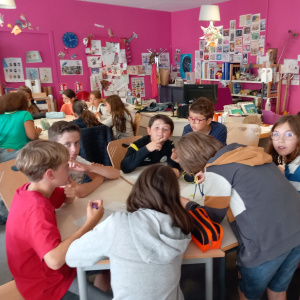 Certains dessinent, les autres partagent le texte