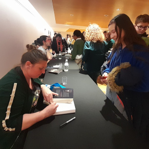 H Lenoir en dédicace avec Pia